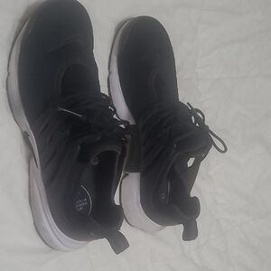 ⭐️⚡️Nike Black and White Sneakers